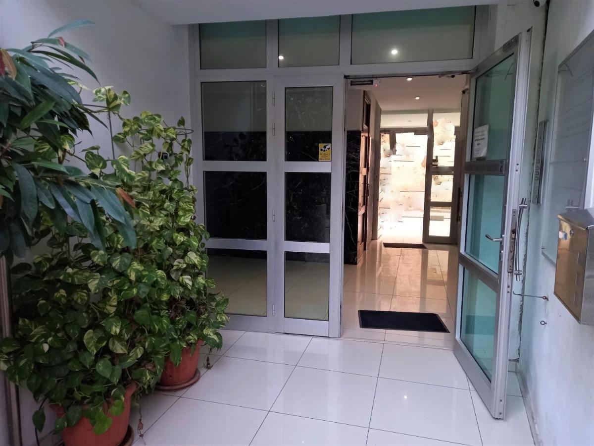 Artemis Boutique 2 Apartment *