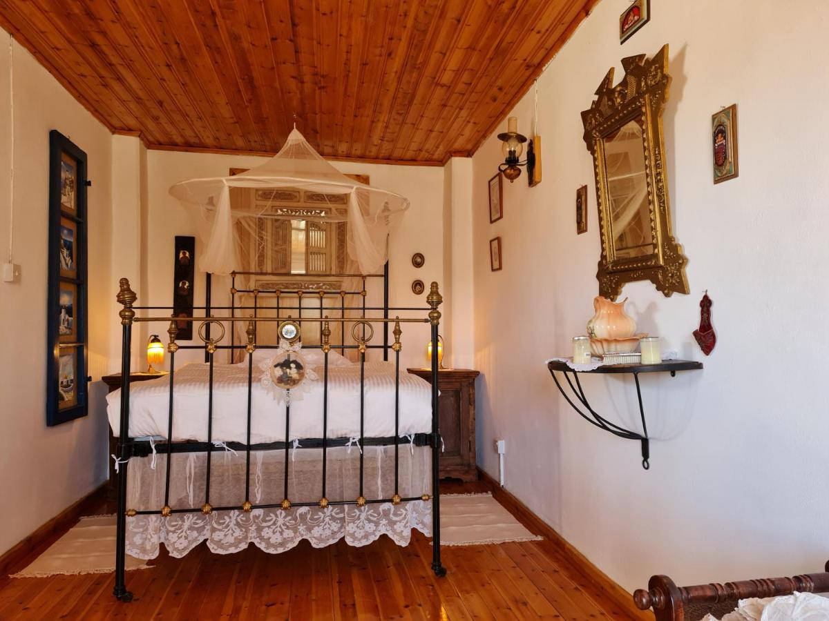 Kassandras Place In Village Omodos