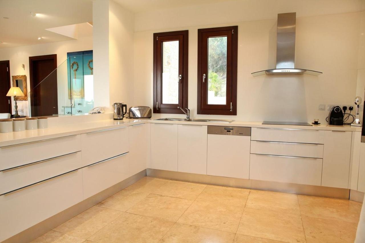 Aphrodite Hills Mythos Collection 0090 Private Pool 5 Bedrooms Pousada