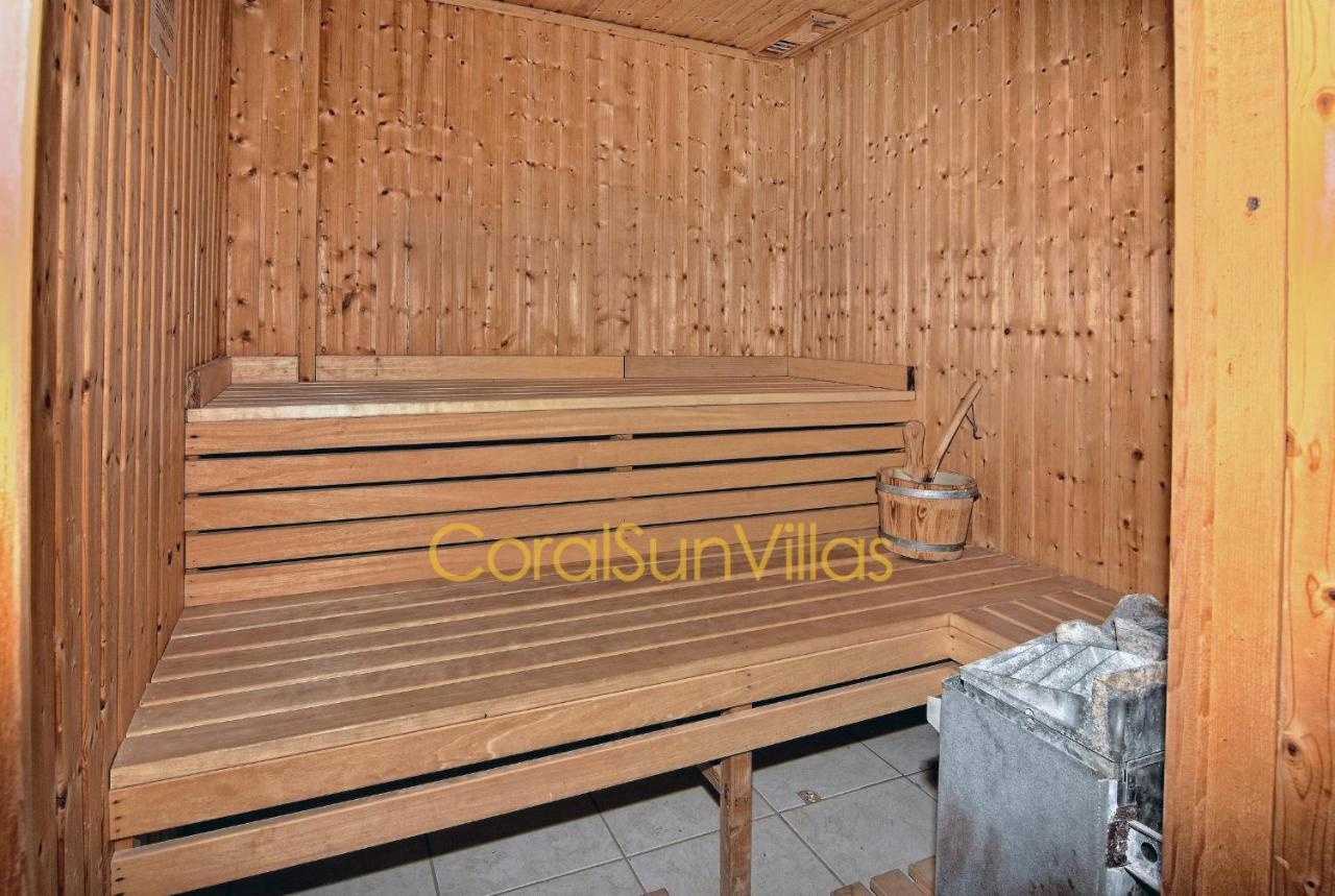 Villa Large Pool & Garden, Sauna/jacuzzi,table Tennis, Peaceful Area, Near To The Sea Peyia