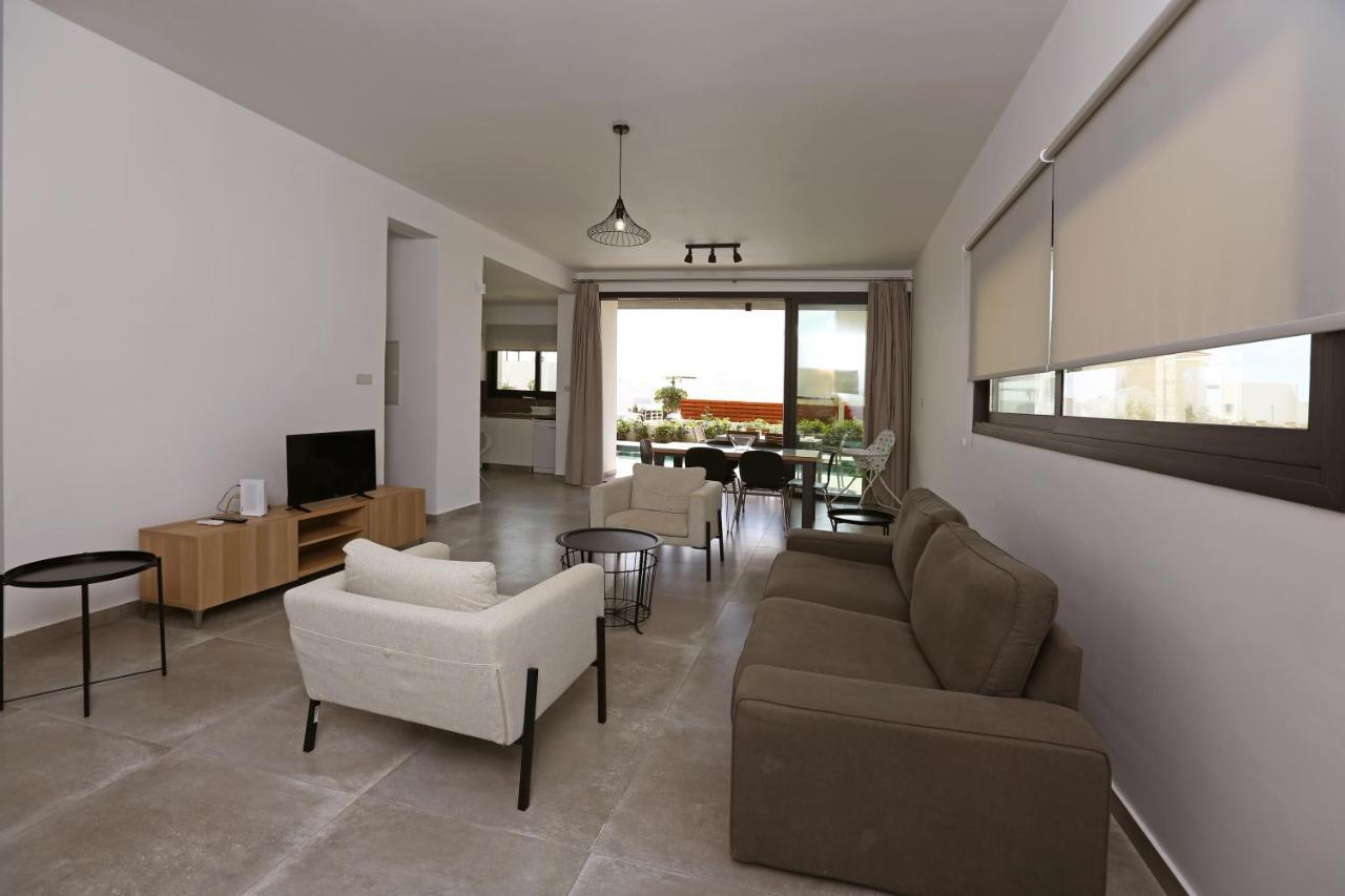 Yria * Coral Bay