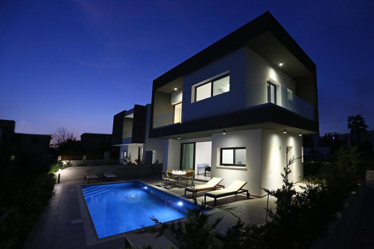 Yria Coral Bay