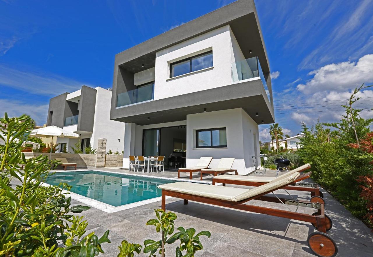 Yria Villa *