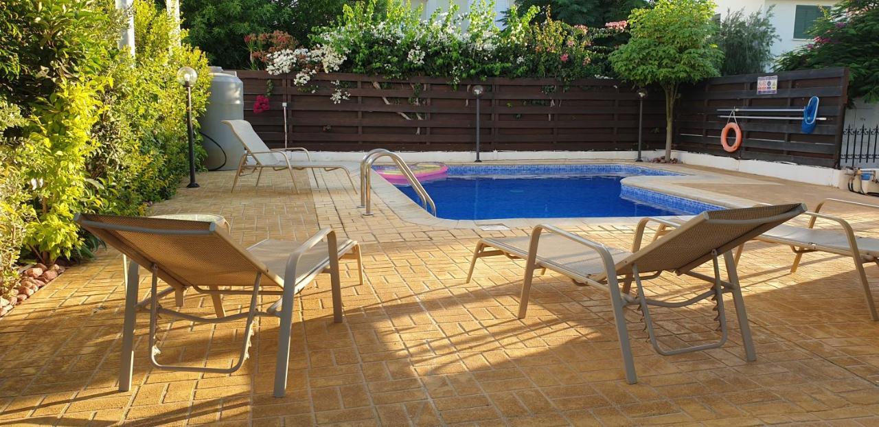 Villa Poros 2 *