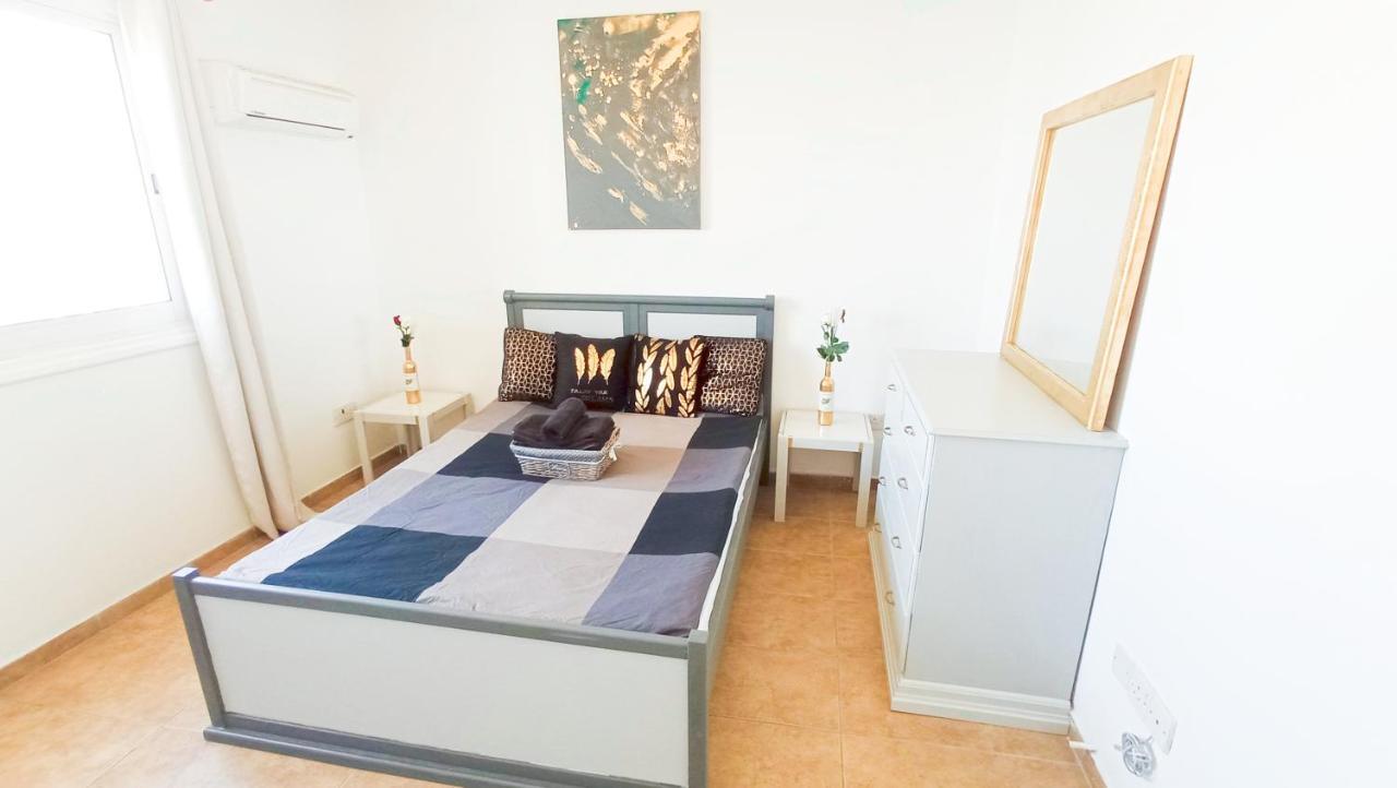 Luxury Private -sea View, Gym- 5 Min From Beach! - Private In Shared Lárnaca
