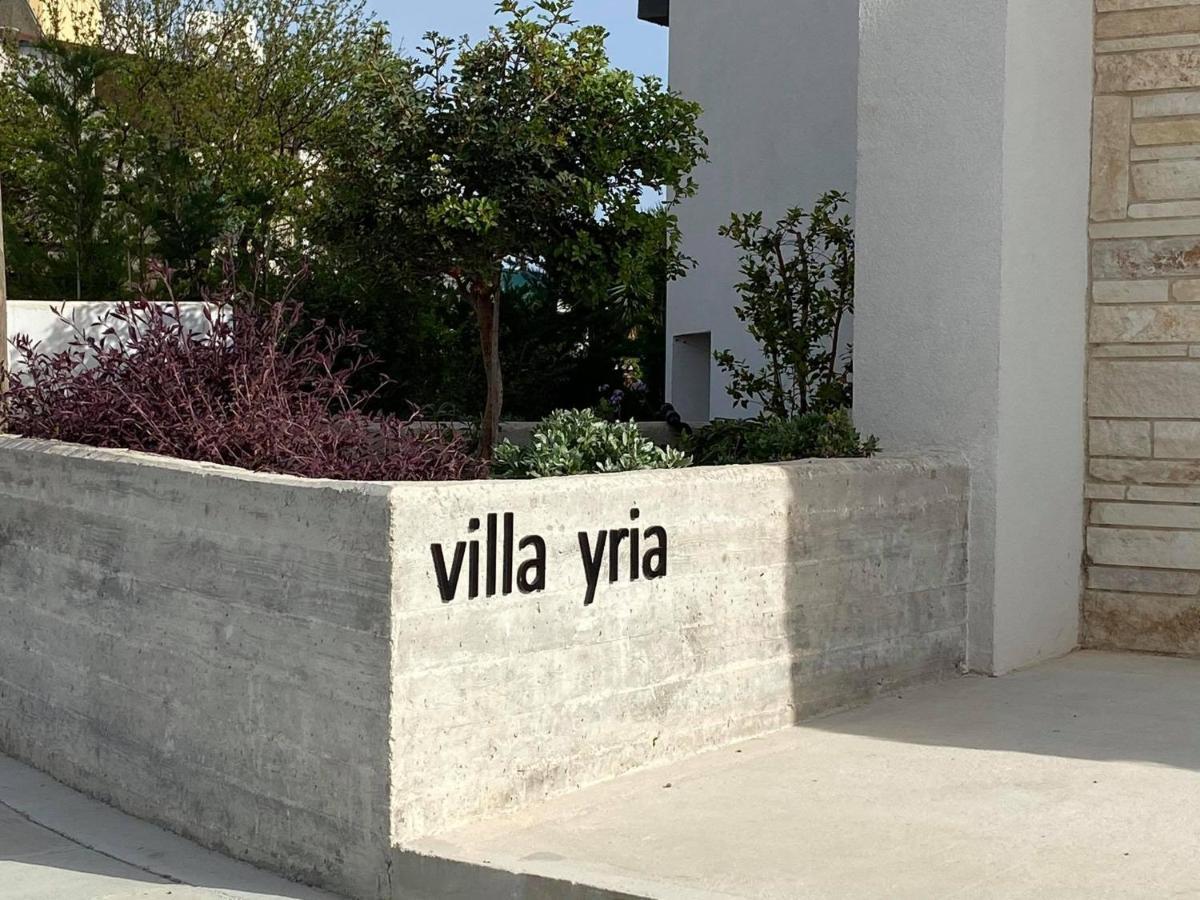 Yria Villa Coral Bay