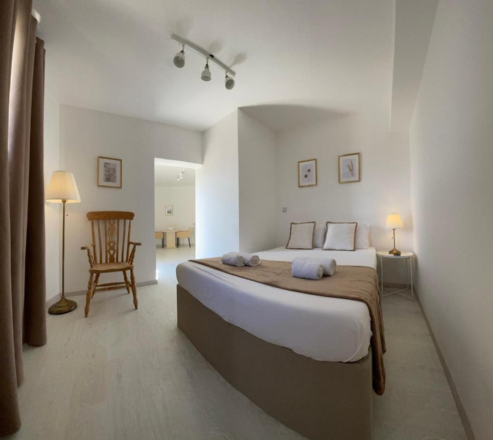 Kings Square Apartment Polis