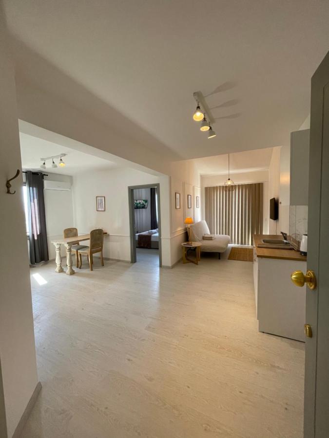 Kings Square Apartment