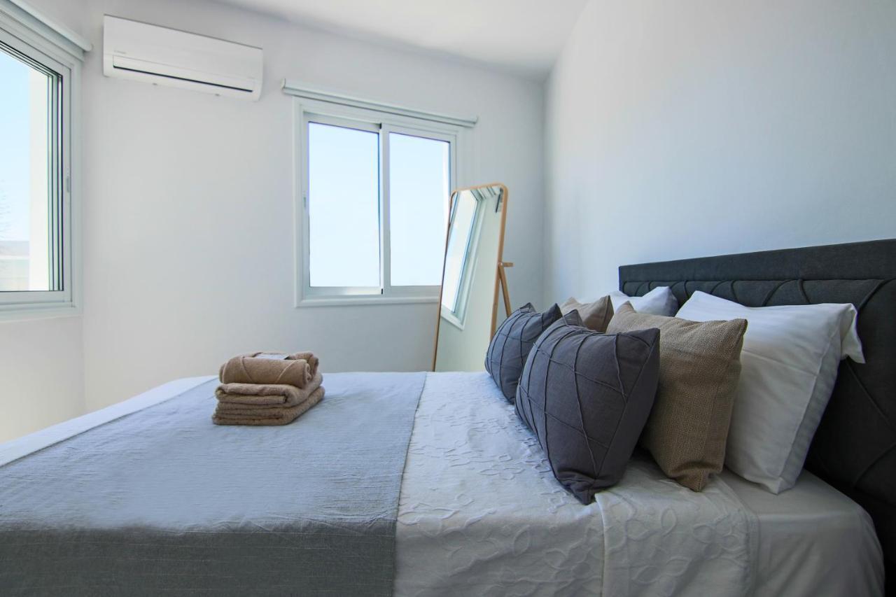 Phaedrus Living: Seaside Luxury Flat Lighthouse 74 Apartment *