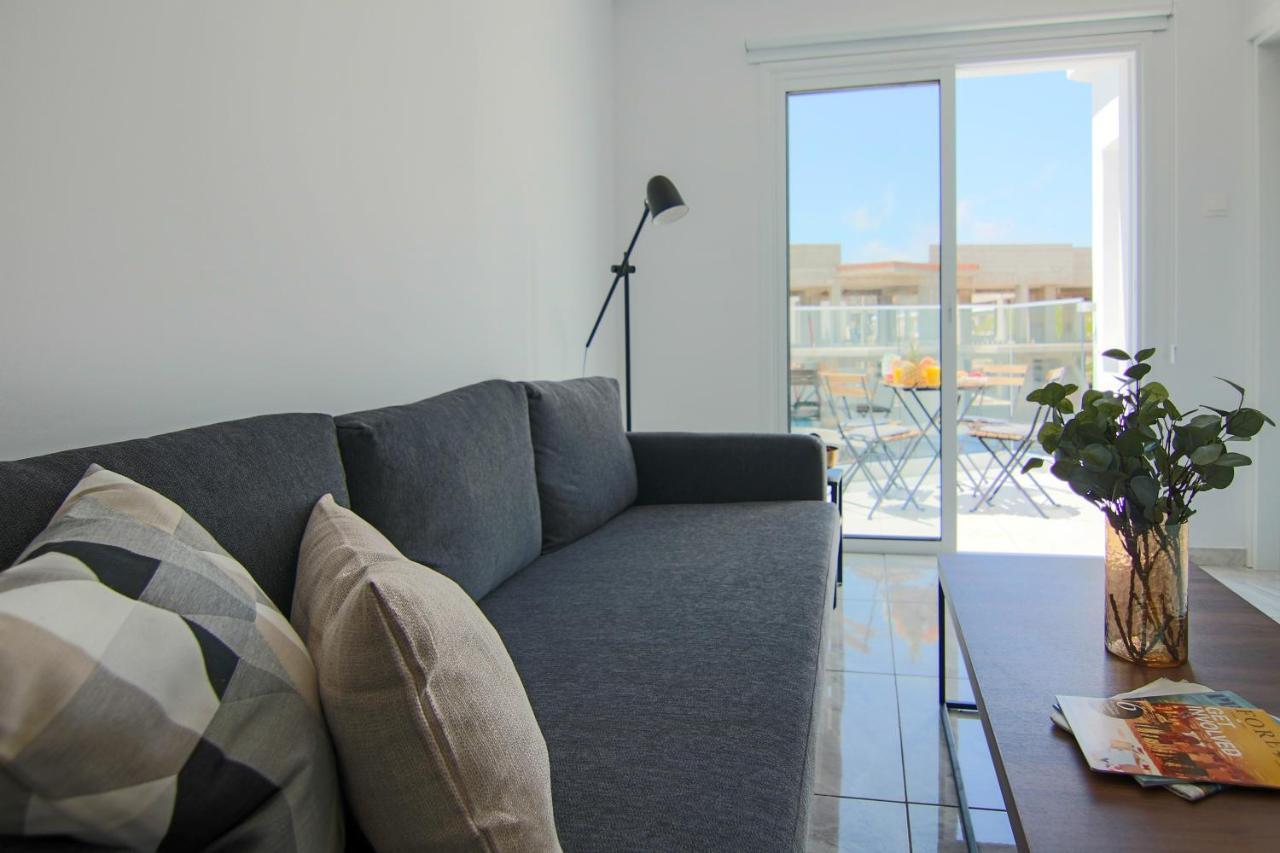 Phaedrus Living: Seaside Luxury Flat Lighthouse 74 Apartment