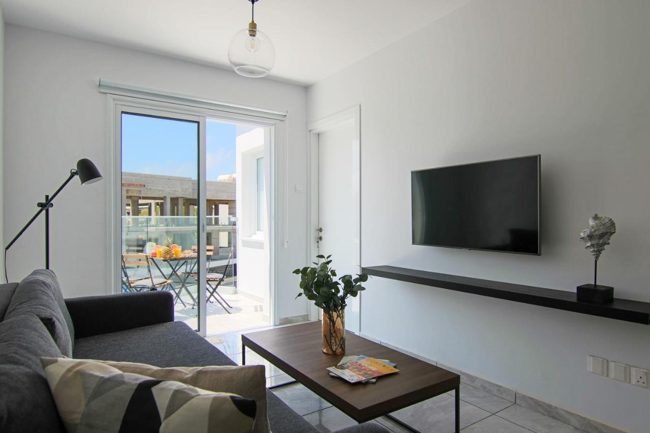 Phaedrus Living: Seaside Luxury Flat Lighthouse 74 Apartment