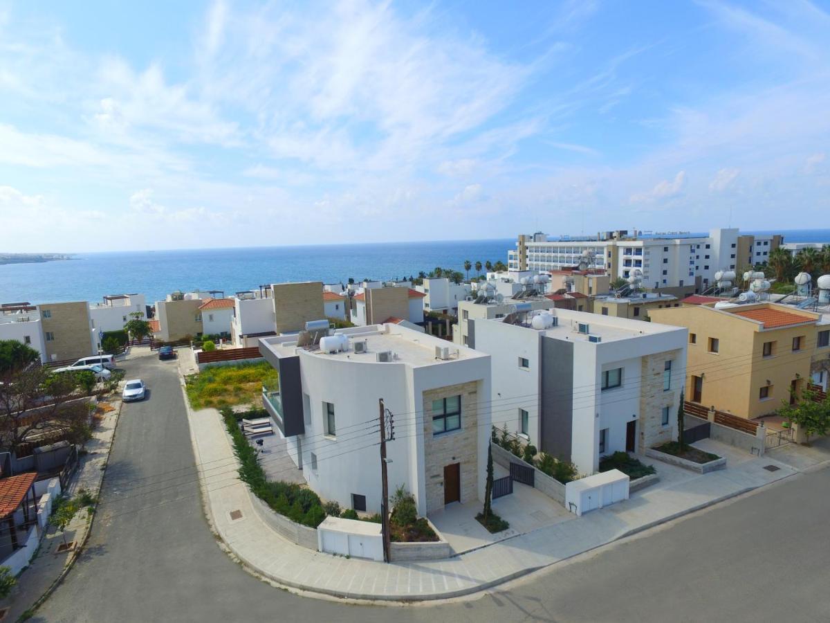 Yria Villa Coral Bay