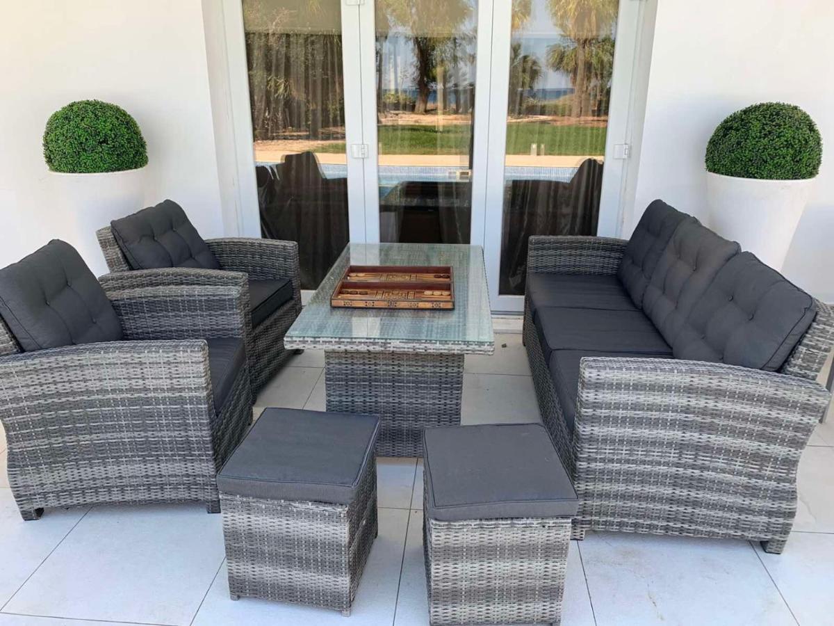 Villa Deluxe First Line *