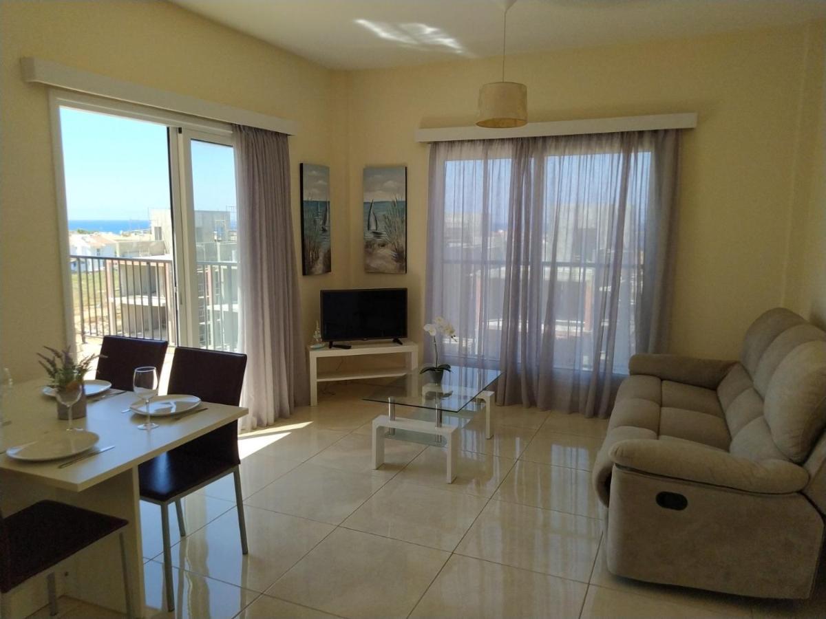 Adalena Court Apartment *