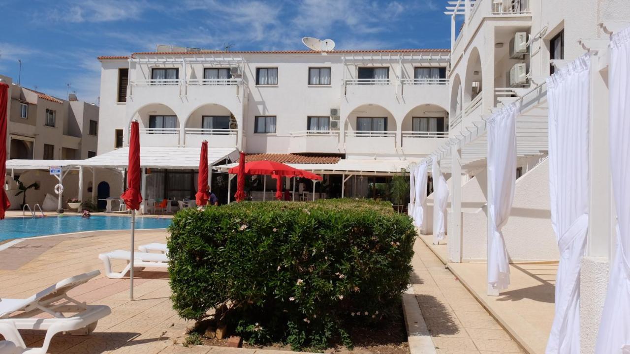 Amore Hotel Apartments 2*