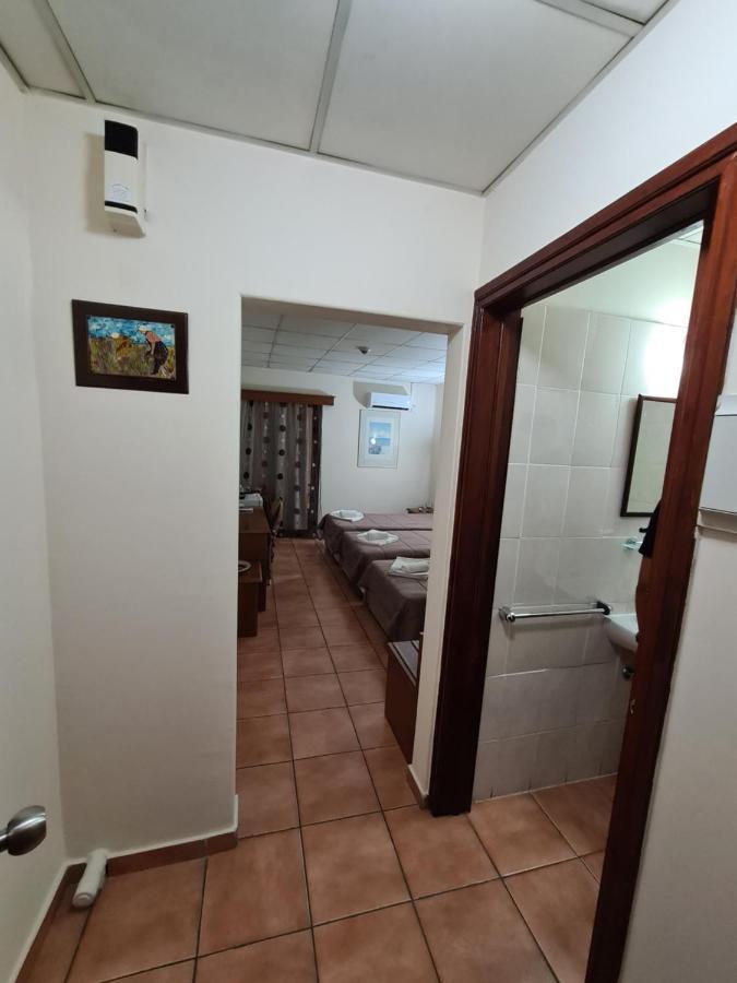Metropole Hotel 2*