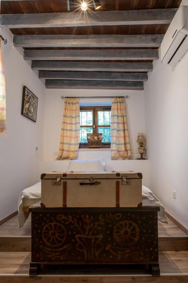 Droshia Traditional Homes, Coco-mat Full Experience * Dhrousha