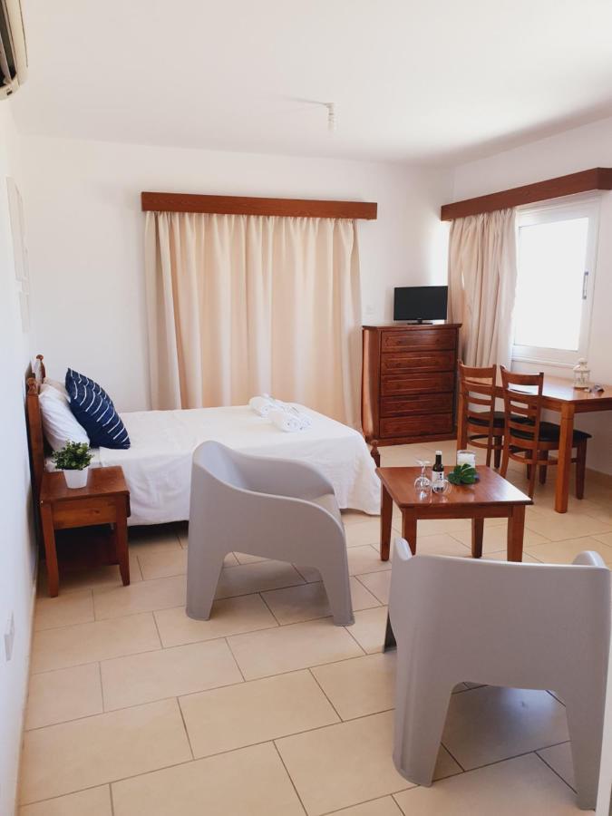 Apartment Ouloupia Polis
