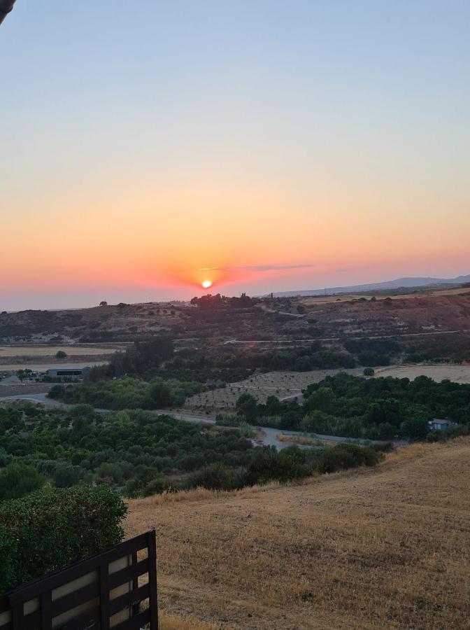 Holiday home Arodafni House. Unique Views And Amazing Sunsets. *