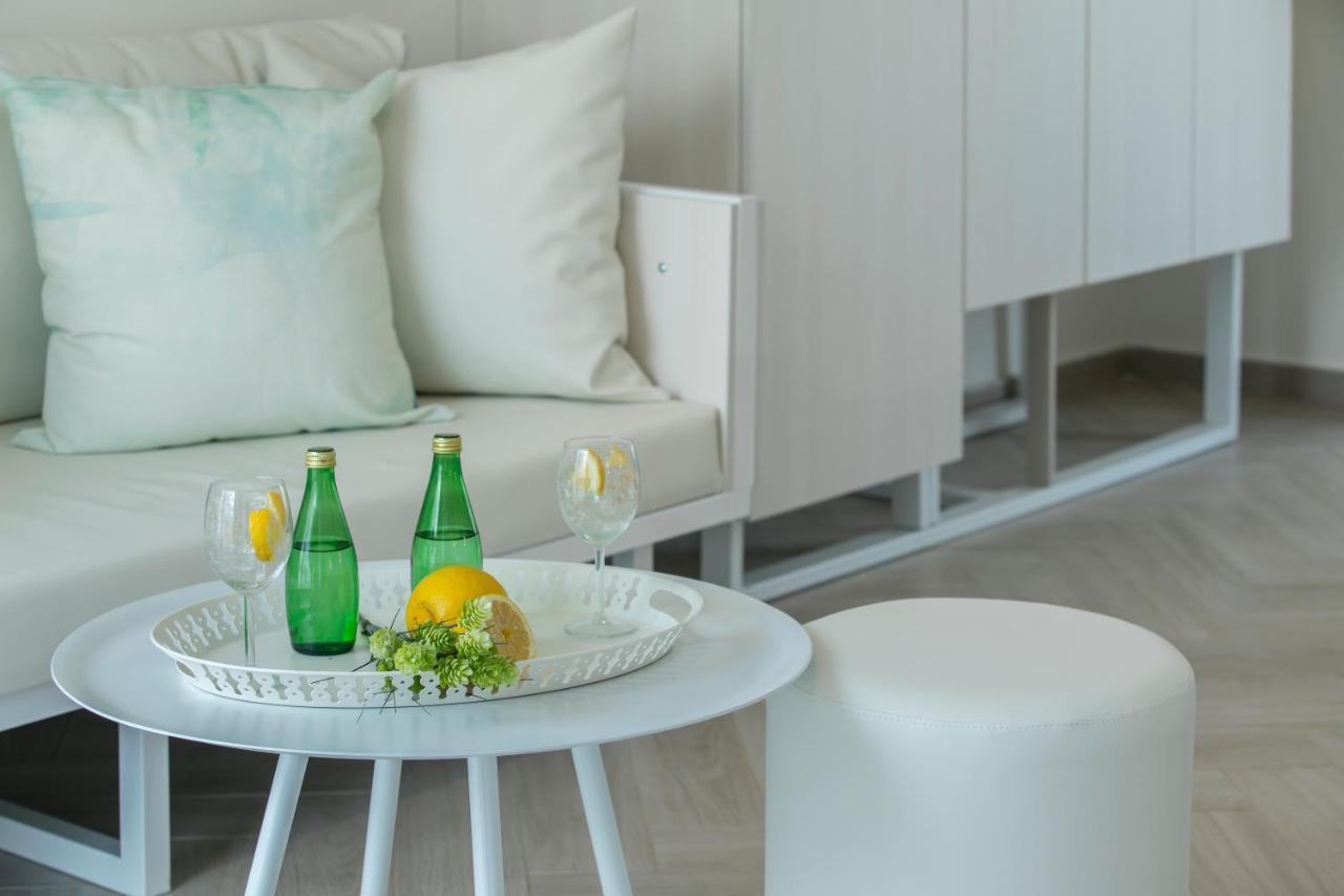 Infinity Blu - Designed For Adults By Louis 4*