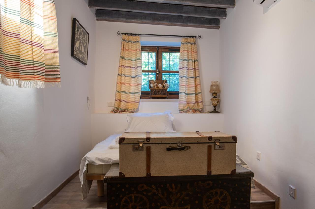 Droshia Traditional Homes, Coco-mat Full Experience *