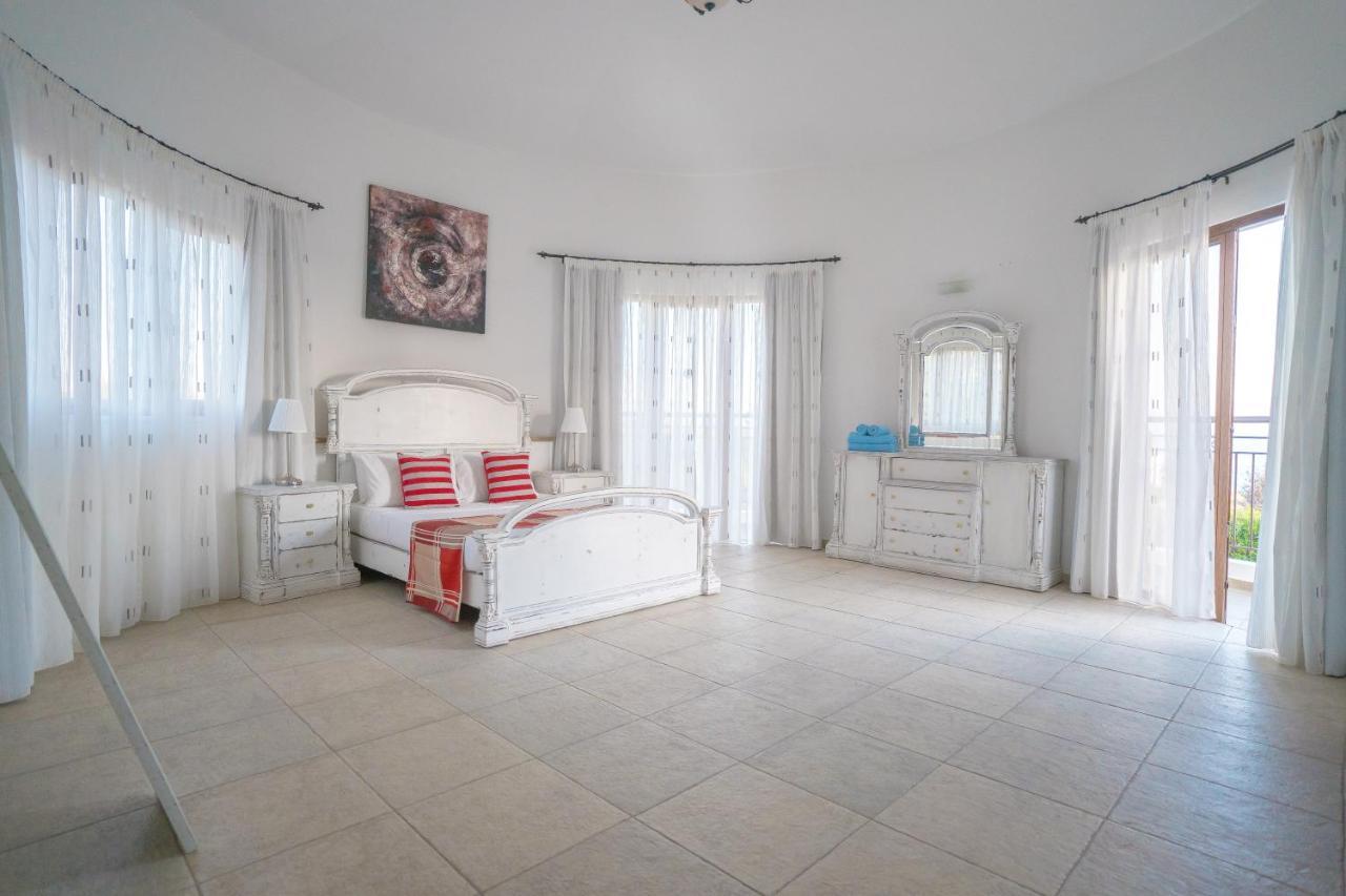 Luxor By Prestige Bookings * Coral Bay