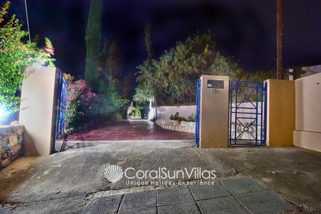 Wonderful Quiet Area,complete Privacy,large Pool, Colorful Garden, Jacuzzi/sauna Villa Peyia