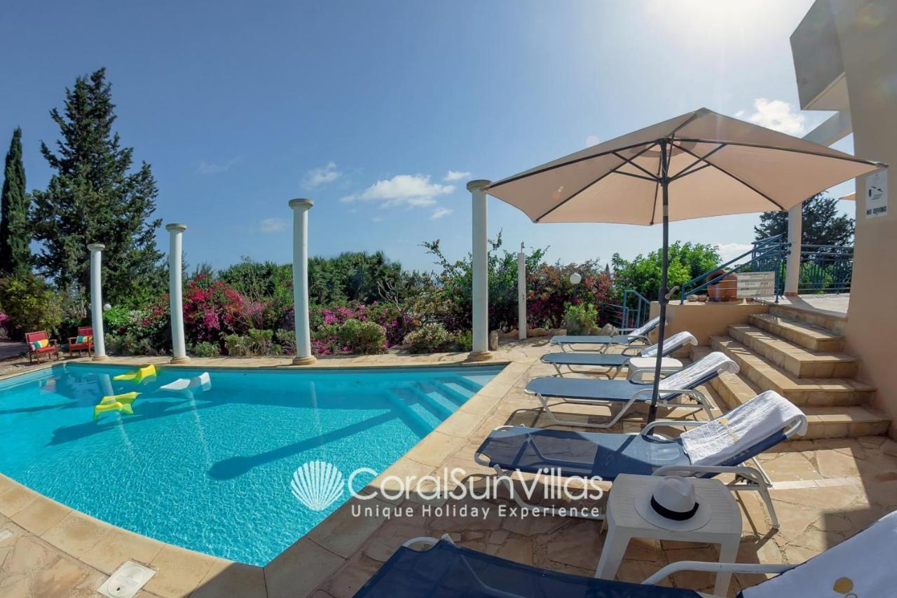Wonderful Quiet Area,complete Privacy,large Pool, Colorful Garden, Jacuzzi/sauna Villa