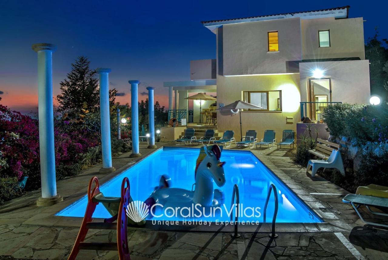 Villa Wonderful Quiet Area,complete Privacy,large Pool, Colorful Garden, Jacuzzi/sauna