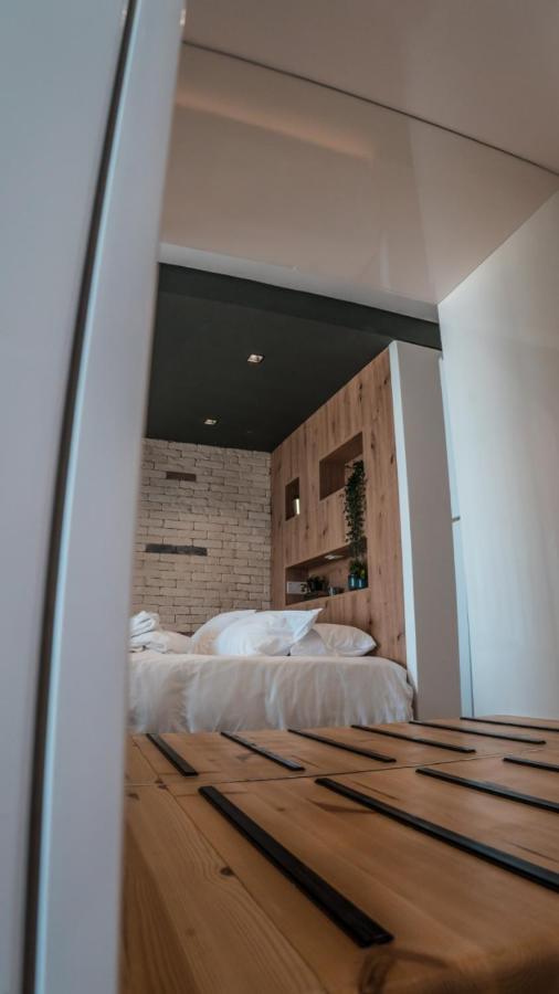 Cosea Living: Seaside Deluxe In Harbour 107b *