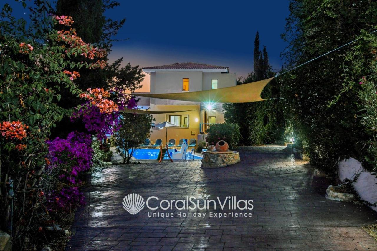 Wonderful Quiet Area,complete Privacy,large Pool, Colorful Garden, Jacuzzi/sauna Peyia