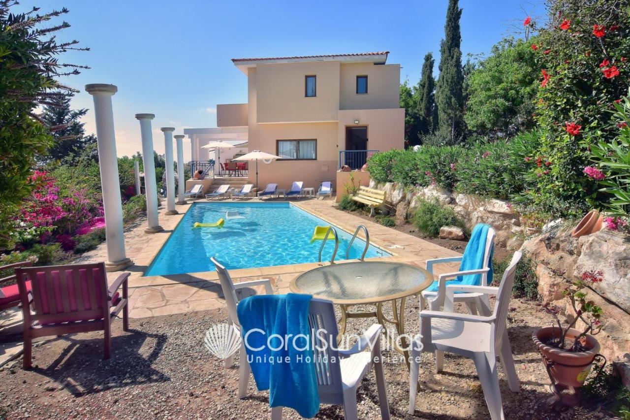 Wonderful Quiet Area,complete Privacy,large Pool, Colorful Garden, Jacuzzi/sauna Villa *