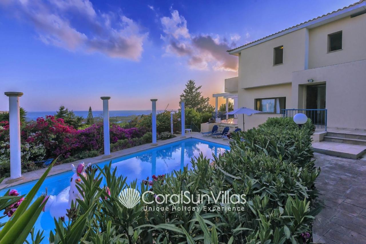 Wonderful Quiet Area,complete Privacy,large Pool, Colorful Garden, Jacuzzi/sauna Villa *