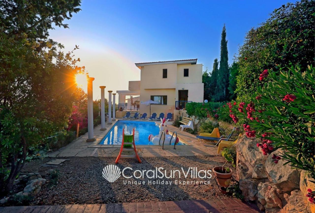 Wonderful Quiet Area,complete Privacy,large Pool, Colorful Garden, Jacuzzi/sauna Villa *