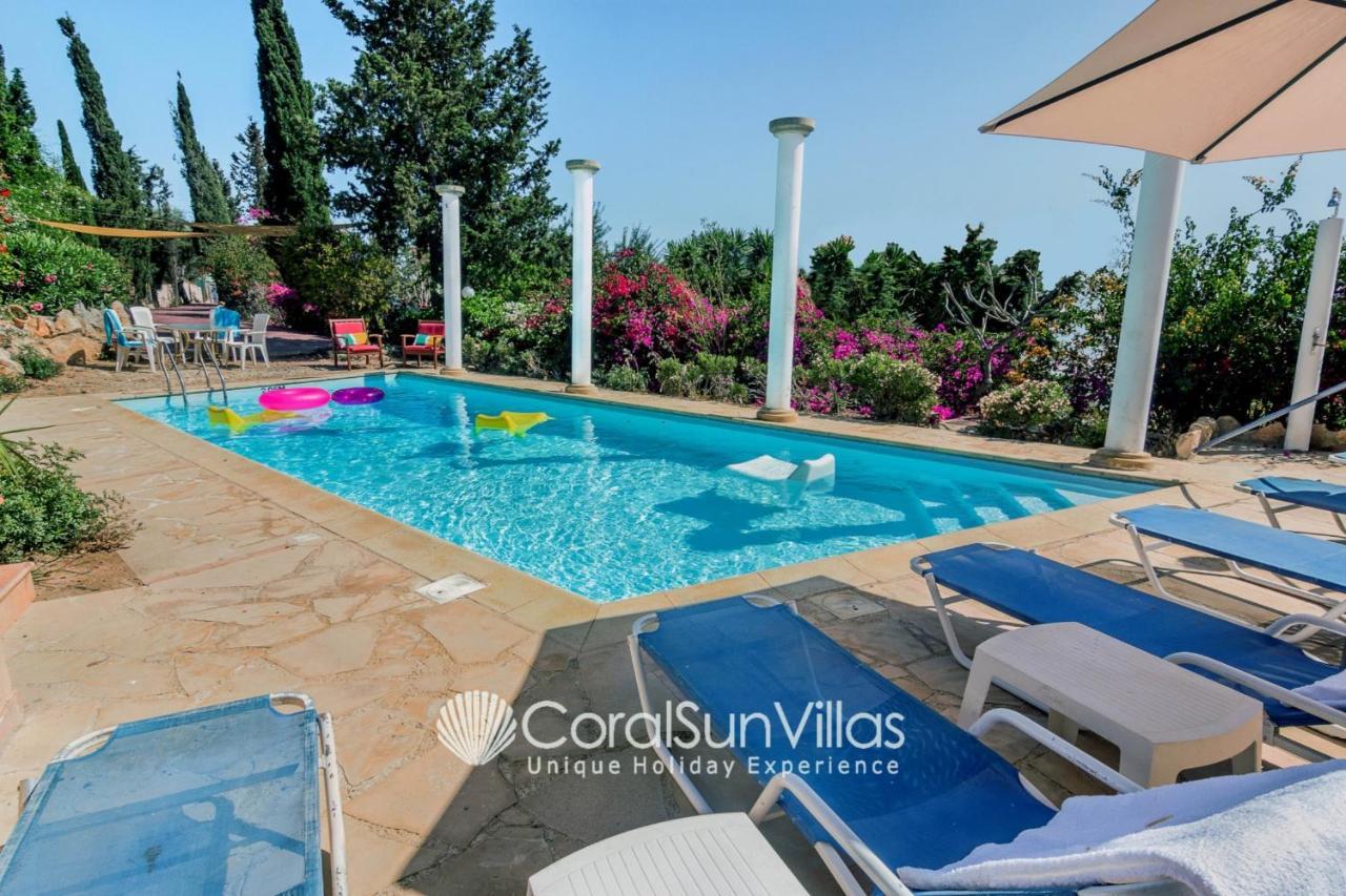 Villa Wonderful Quiet Area,complete Privacy,large Pool, Colorful Garden, Jacuzzi/sauna *