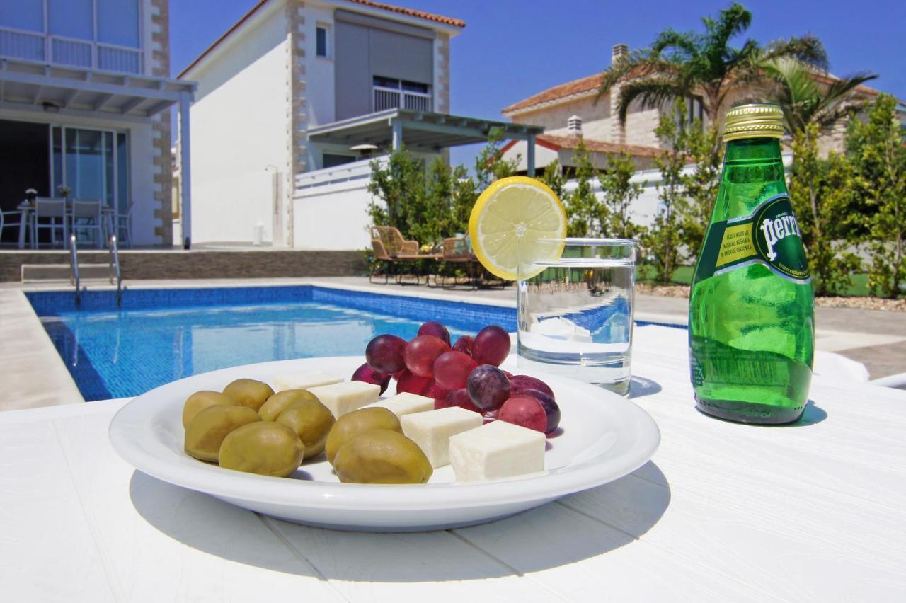 Ivory - Seafront Villa *