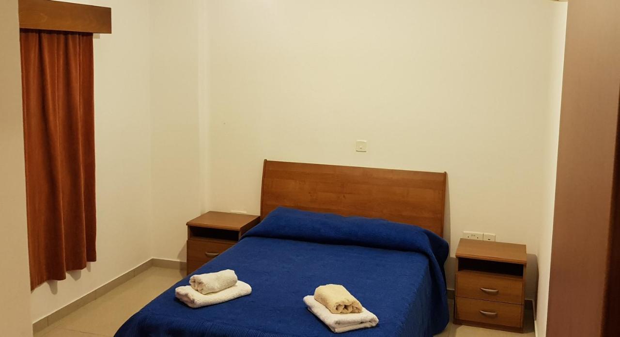 Galatia's Court * Paphos