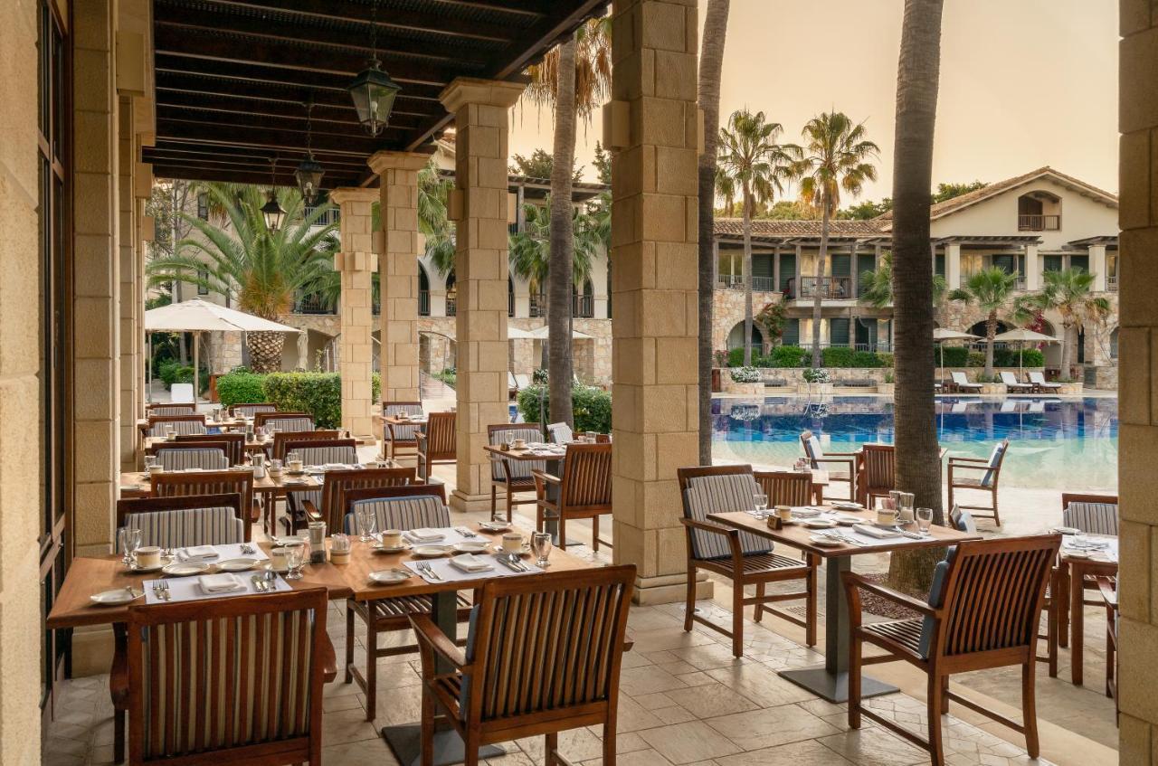 Columbia Hotel Pissouri