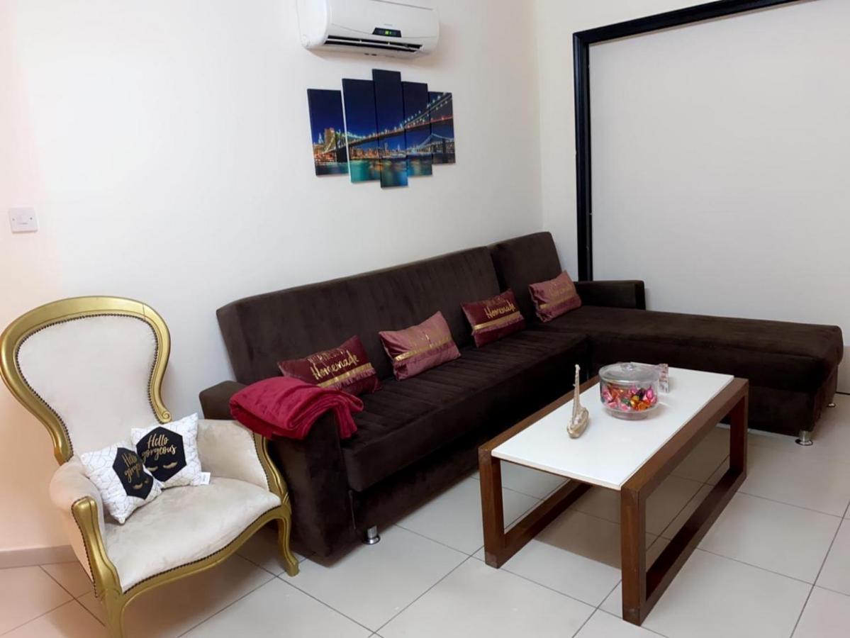 Larnaca Beach Apartment Apartamento *