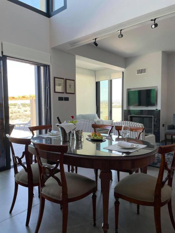 Windhill Edge * Pissouri