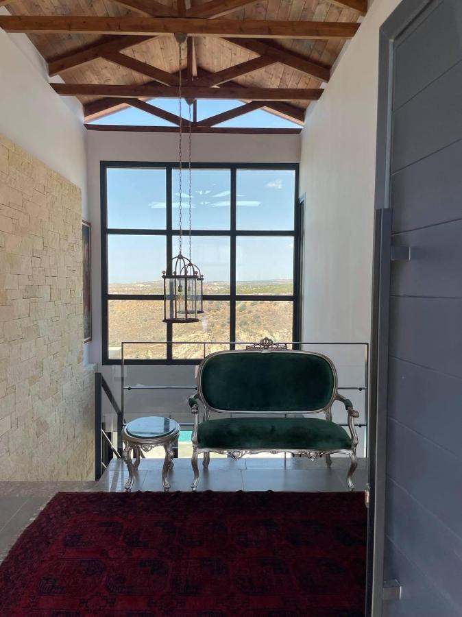 Windhill Edge * Pissouri