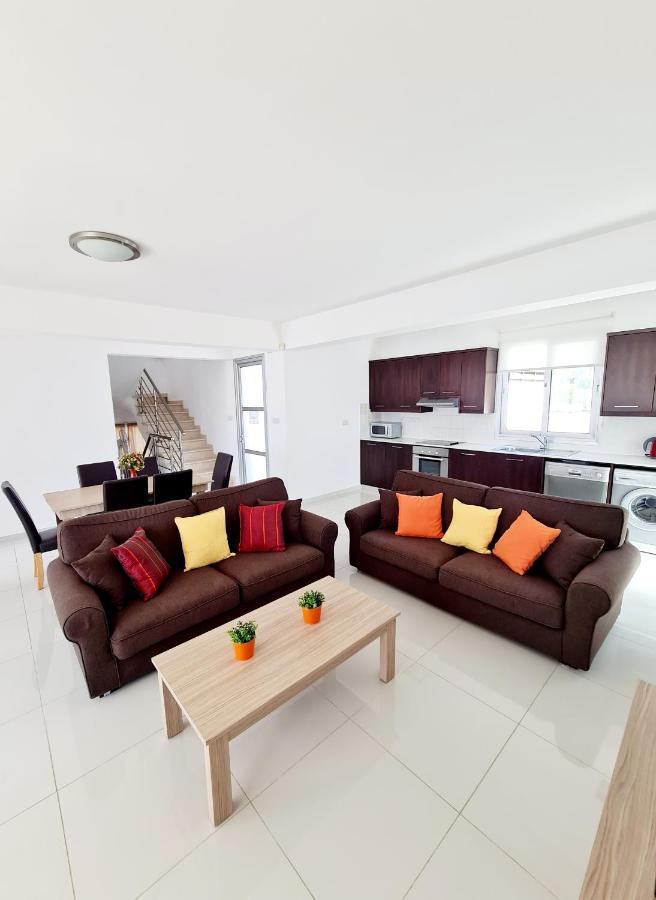 Pousada Modern Villa, 4 Bedrooms, Private Pool, Close To Coral Bay Strip *