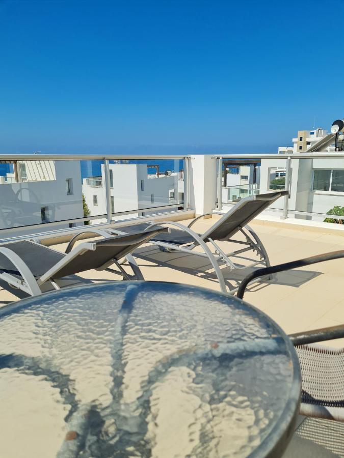 Villa Modern Villa, 4 Bedrooms, Private Pool, Close To Coral Bay Strip