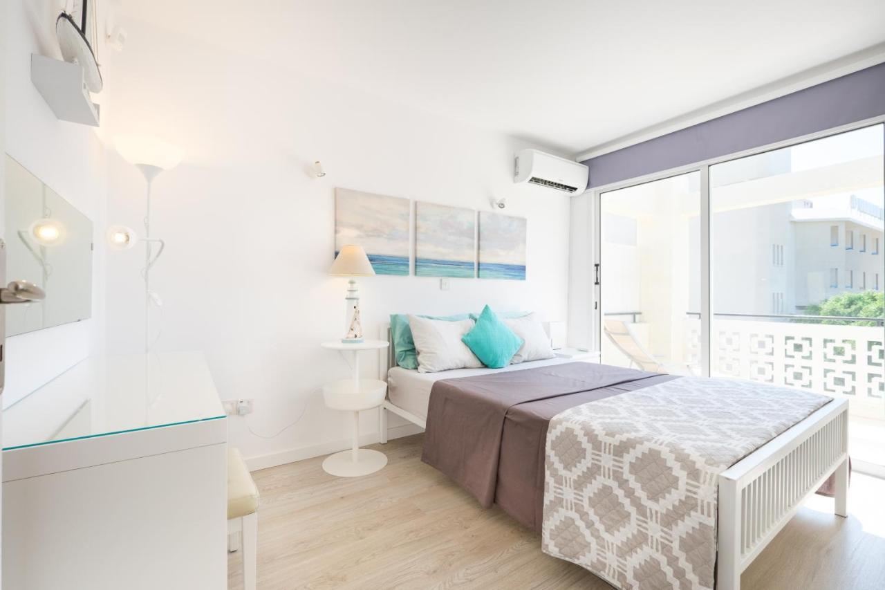 Seaview 3 Bedroom Kings Road Penthouse * Paphos