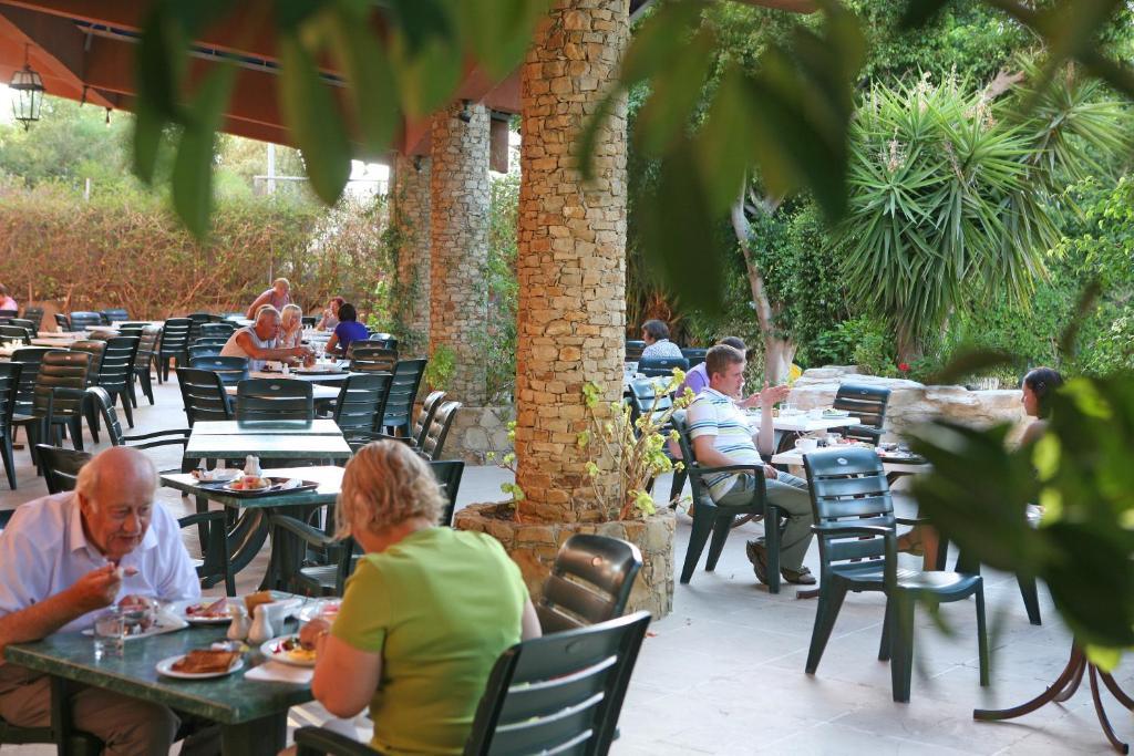 Hotel Navarria Blue 3*