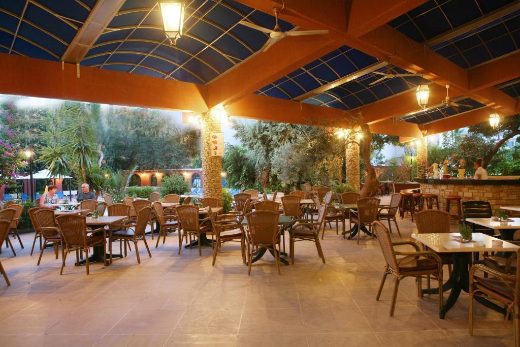 Hotel Navarria Blue Limasol