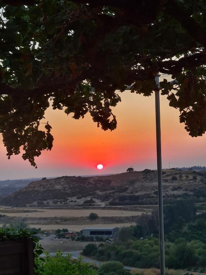 Holiday home Arodafni House. Unique Views And Amazing Sunsets. *