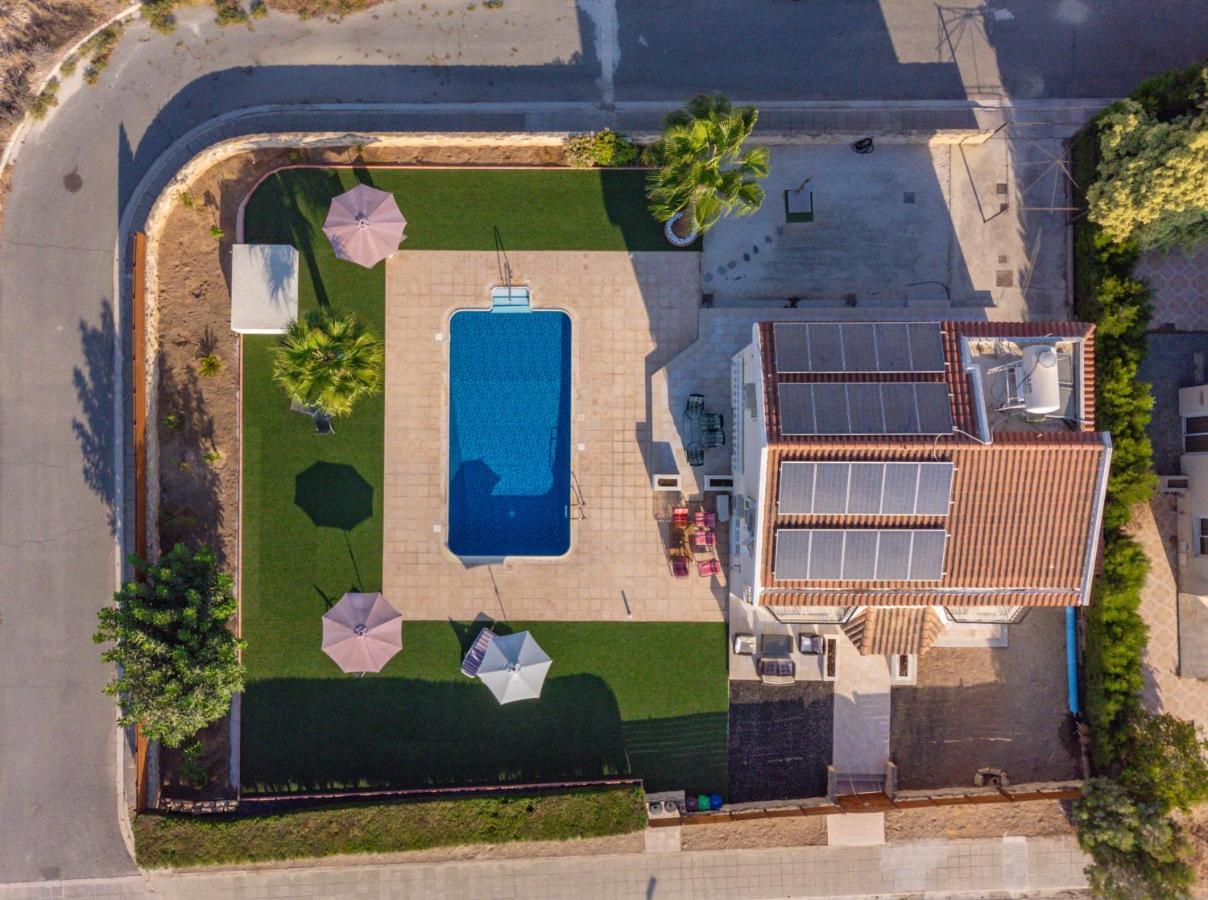 Dene Hollow Villa