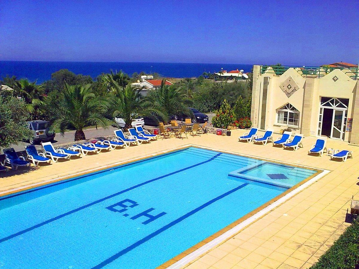 Hotel Bare Hill Village