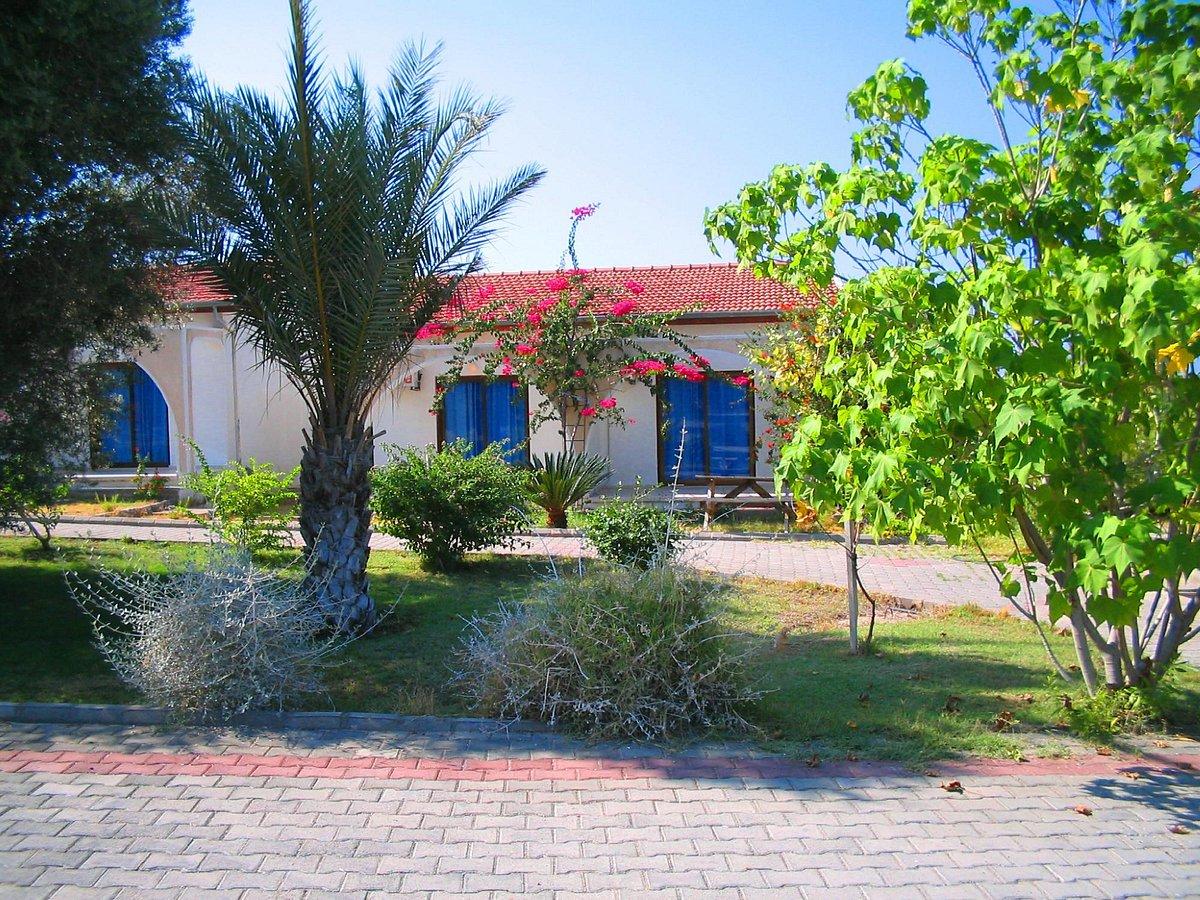 Hotel Bare Hill Village 2*